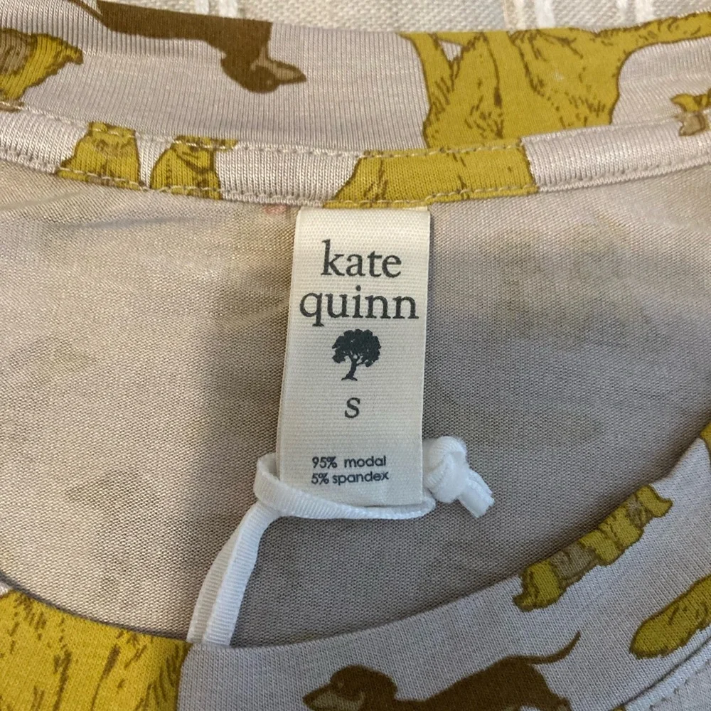 Kate Quinn dog lover lounge set - Picture 5 of 5